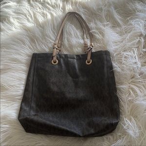Michael Kors Bag TAKING OFFERS